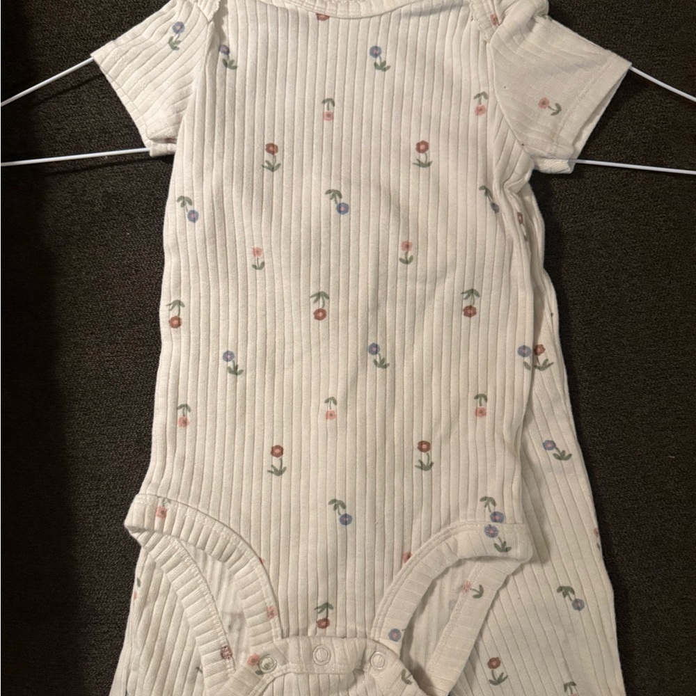 Carter’s Baby Ribbed Floral Bodysuit & Pants Set | 6 Months | Neutral